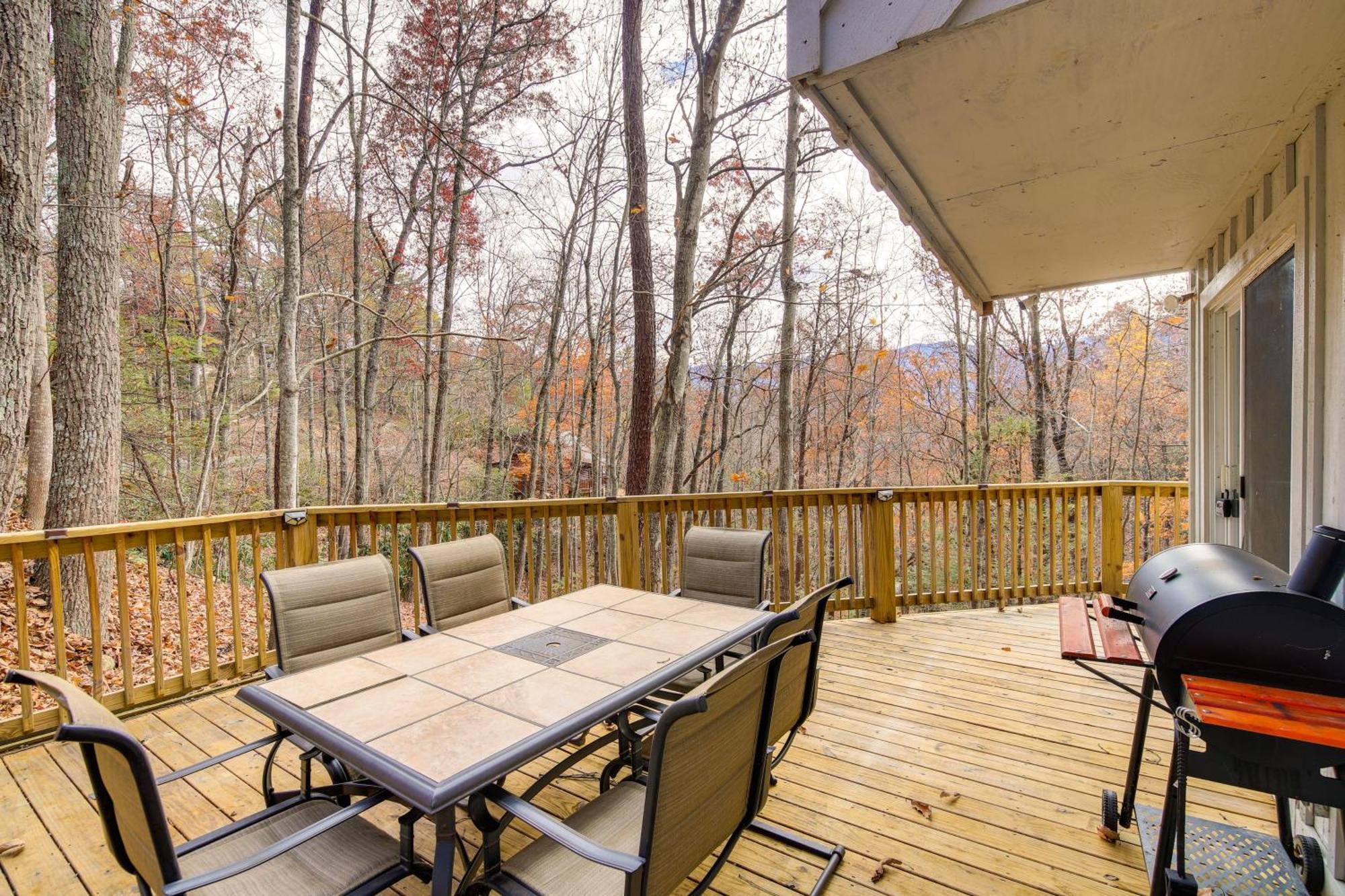 Updated Cobbly Nob Resort Home With Hot Tub! Gatlinburg Exterior photo