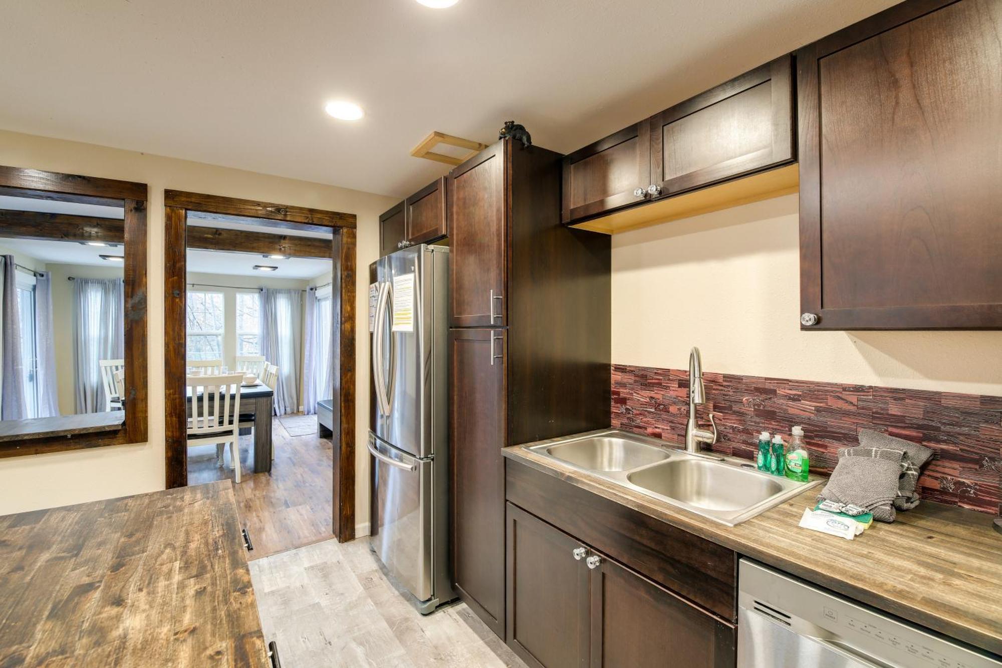 Updated Cobbly Nob Resort Home With Hot Tub! Gatlinburg Exterior photo