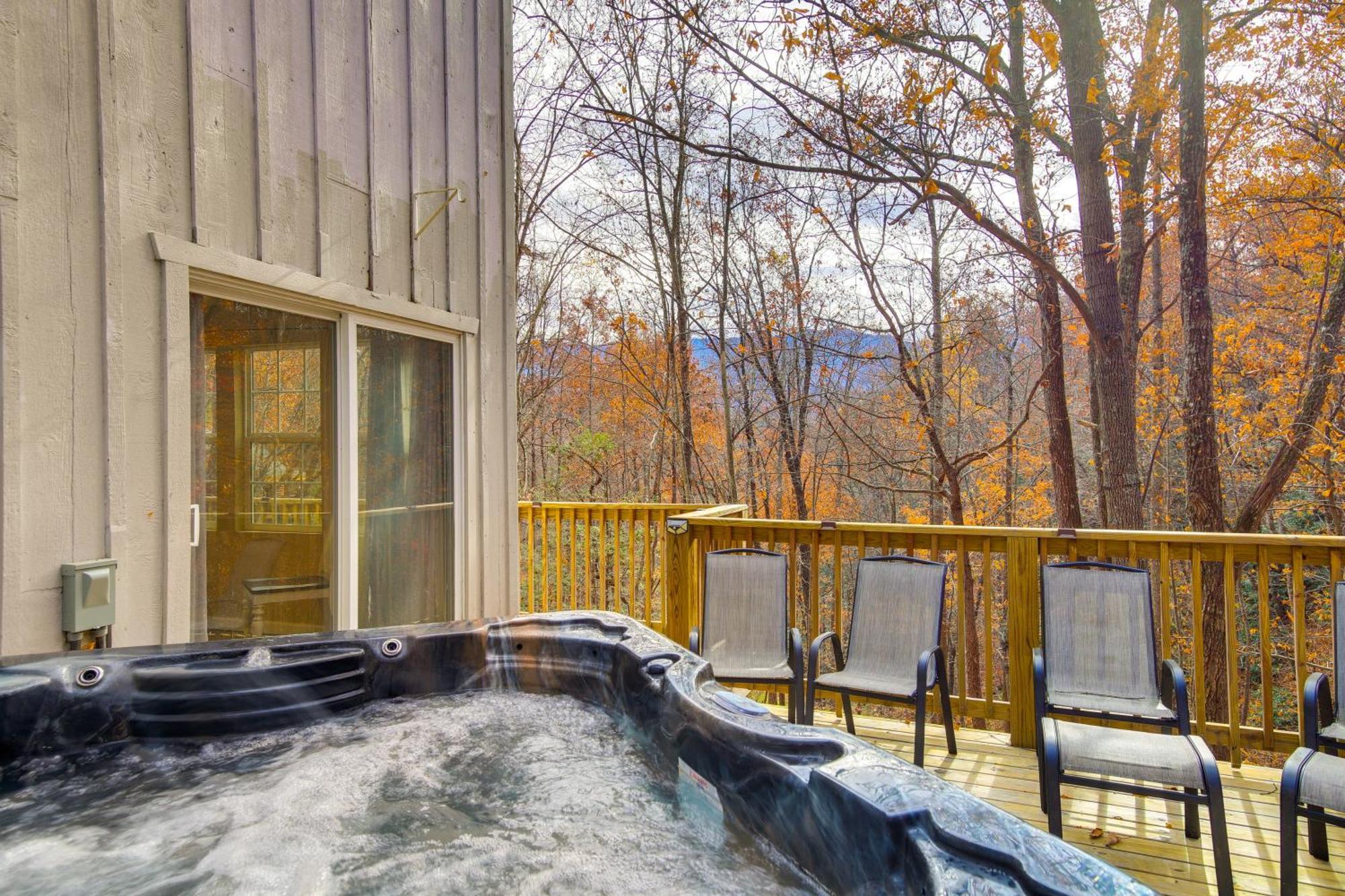 Updated Cobbly Nob Resort Home With Hot Tub! Gatlinburg Exterior photo