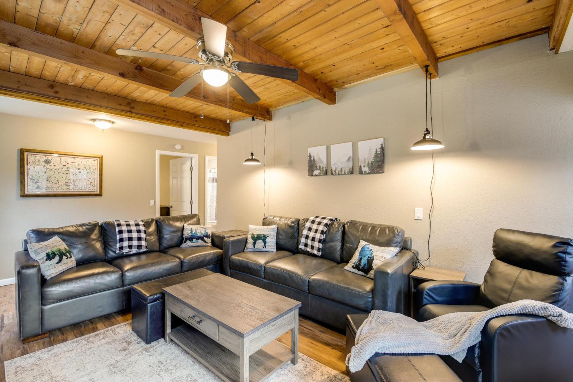 Updated Cobbly Nob Resort Home With Hot Tub! Gatlinburg Exterior photo