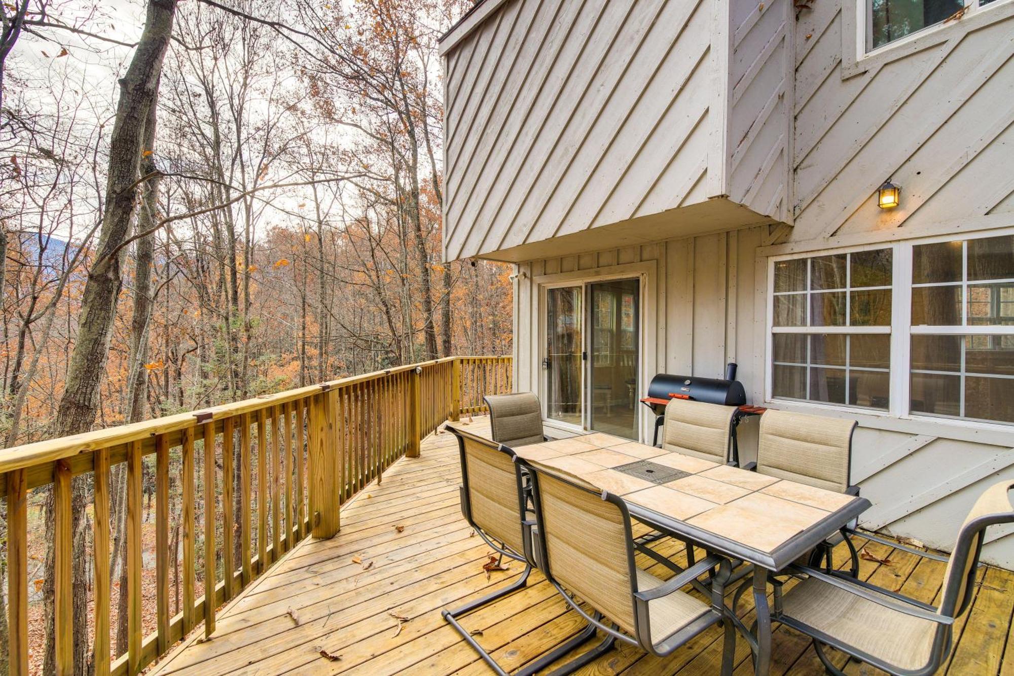 Updated Cobbly Nob Resort Home With Hot Tub! Gatlinburg Exterior photo