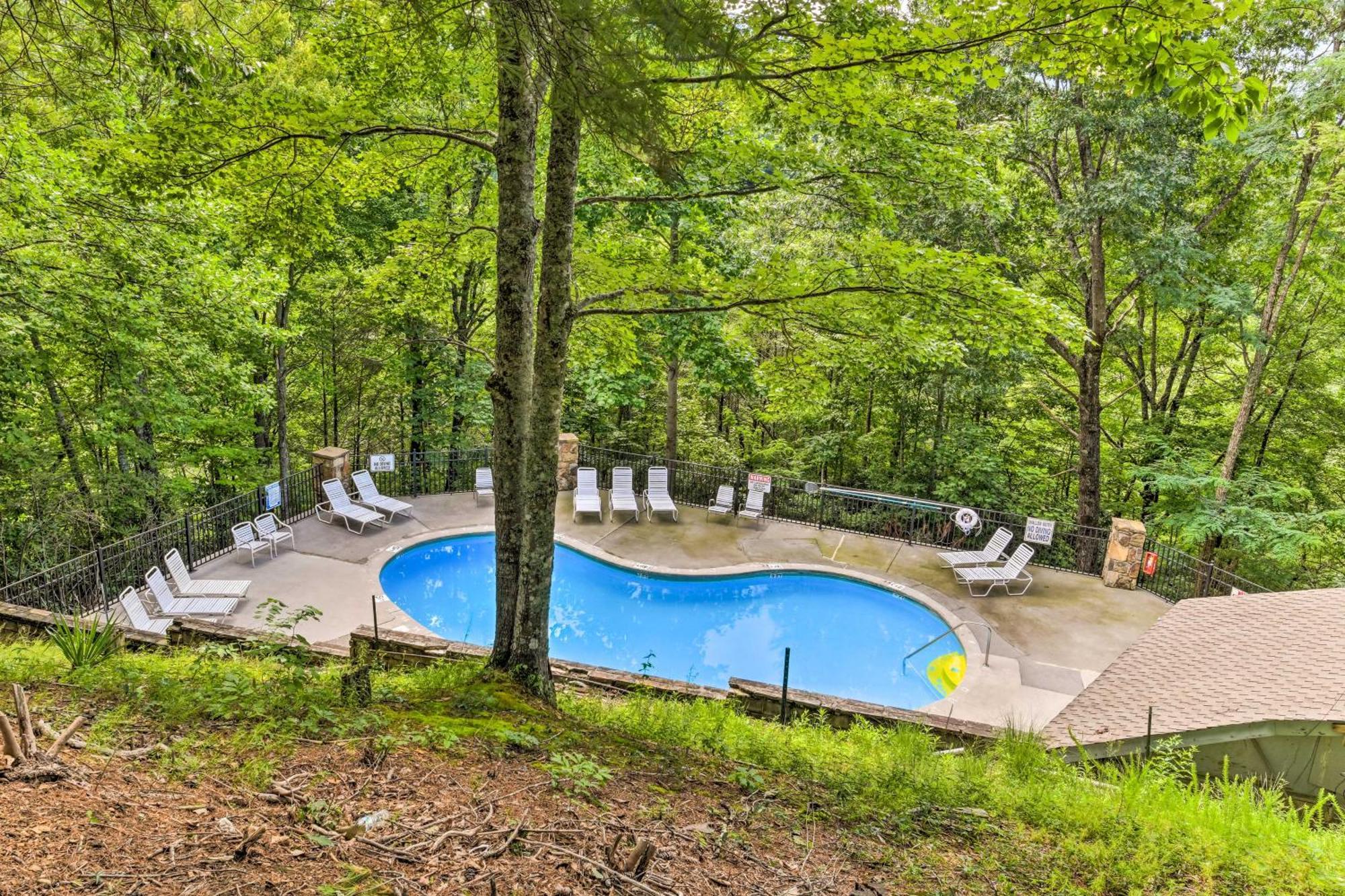 Updated Cobbly Nob Resort Home With Hot Tub! Gatlinburg Exterior photo