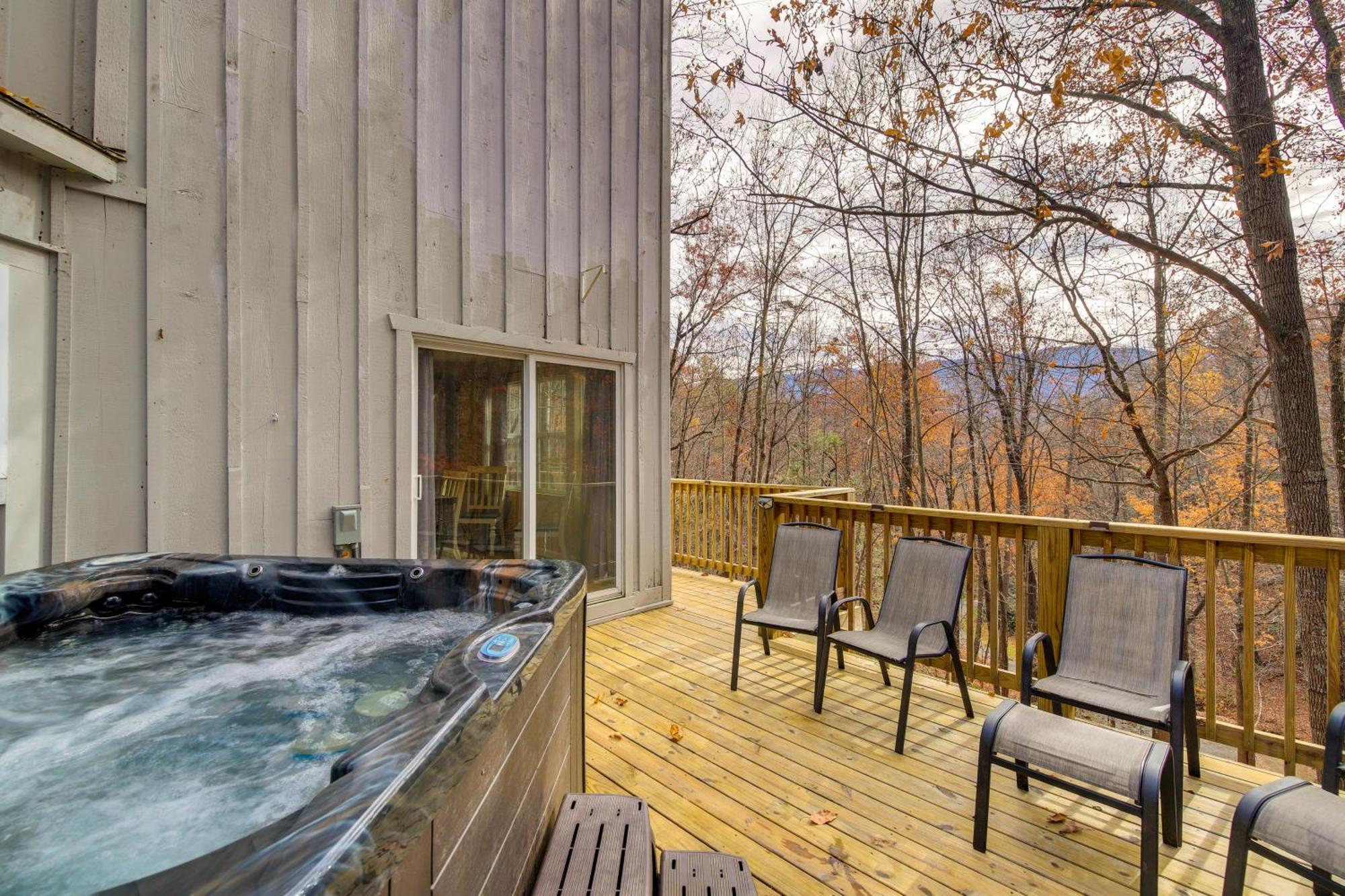Updated Cobbly Nob Resort Home With Hot Tub! Gatlinburg Exterior photo